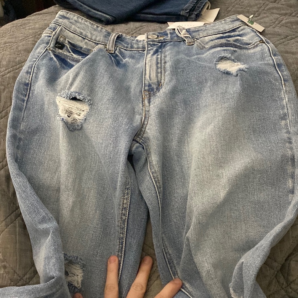 Bought these Kancans because I needed lighter wash jeans but just a snug on me.